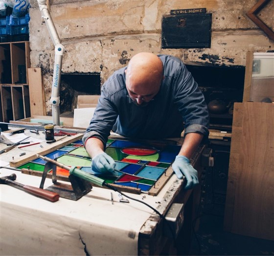 Bespoke stained glass commissions and courses