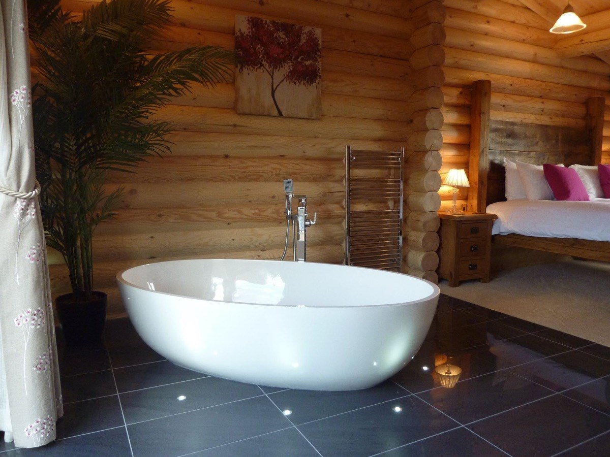 Stretton Lake Lodges