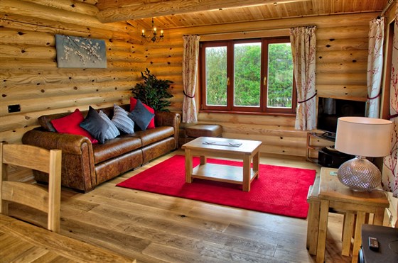Stretton Lake Lodges