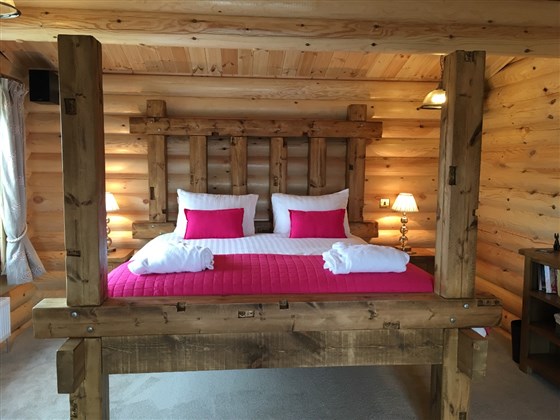 Stretton Lake Lodges