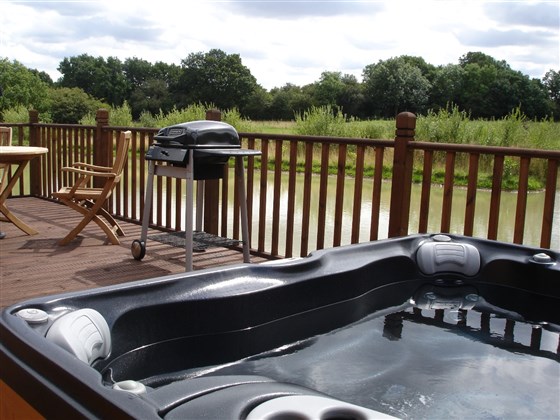 Stretton Lake Lodges