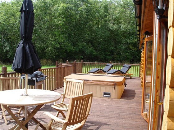 Stretton Lake Lodges