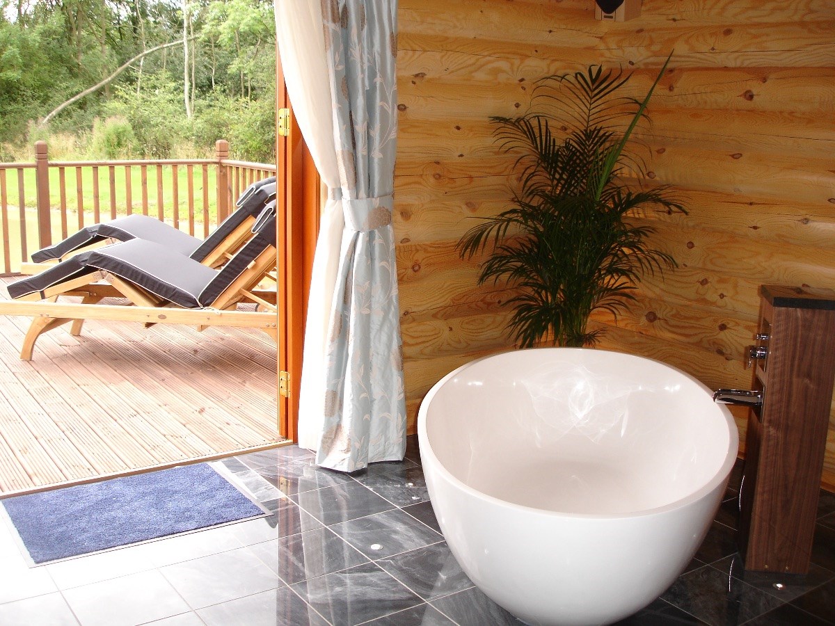 Stretton Lake Lodges