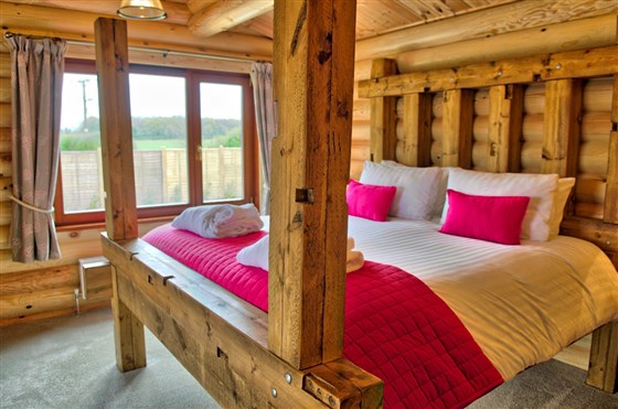 Stretton Lake Lodges