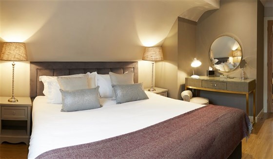 The Lodge - Bedroom 1