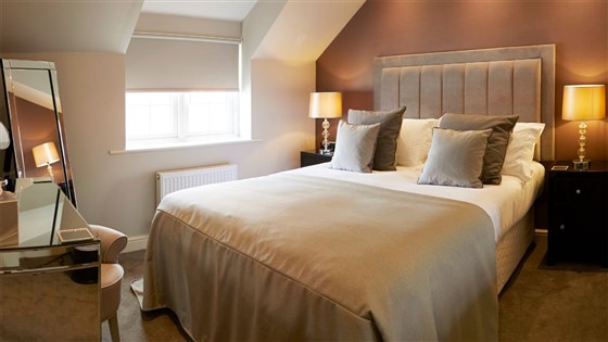 Piccadilly (Master Bedroom)