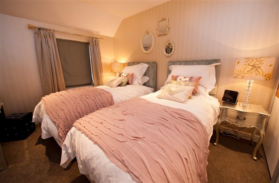Adelphi Cottage - Bedroom 1