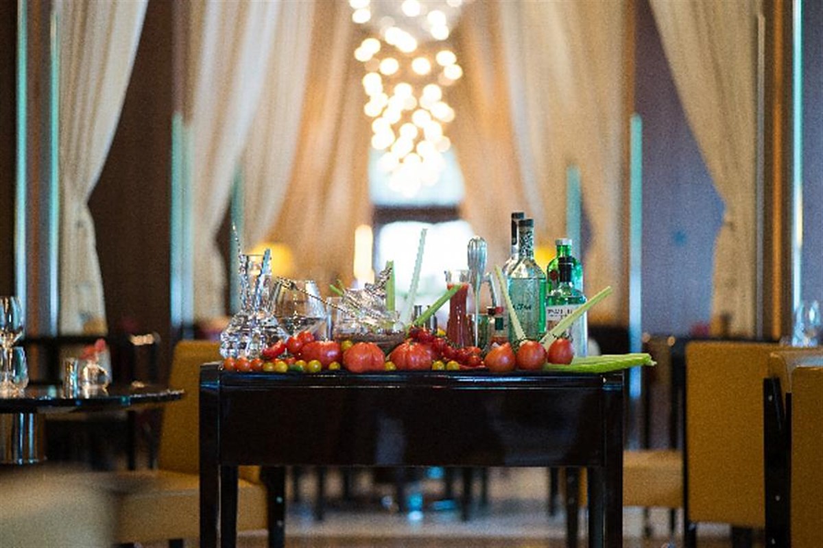 CUT at 45 Park Lane - Brunch trolley