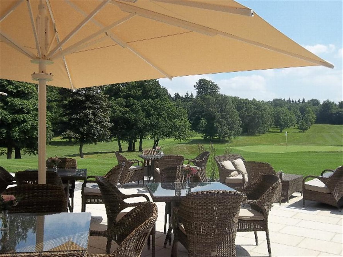 Clubhouse terrace 
