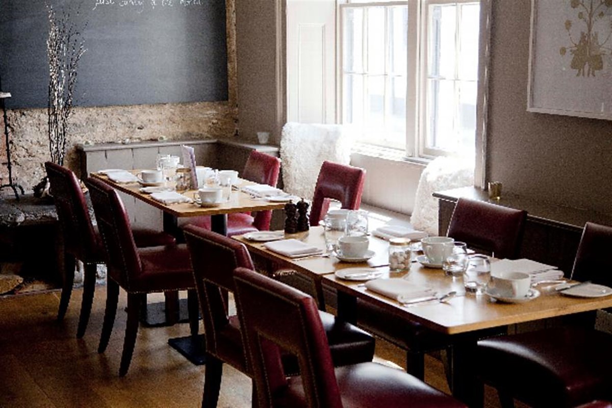 Breakfast room