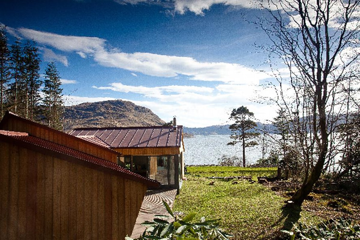 Lochside setting
