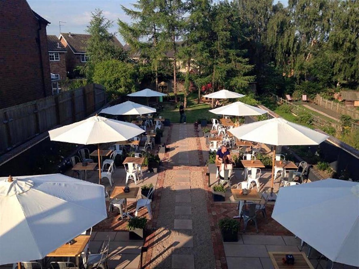 The Garden at Amalfi White Derbyshire