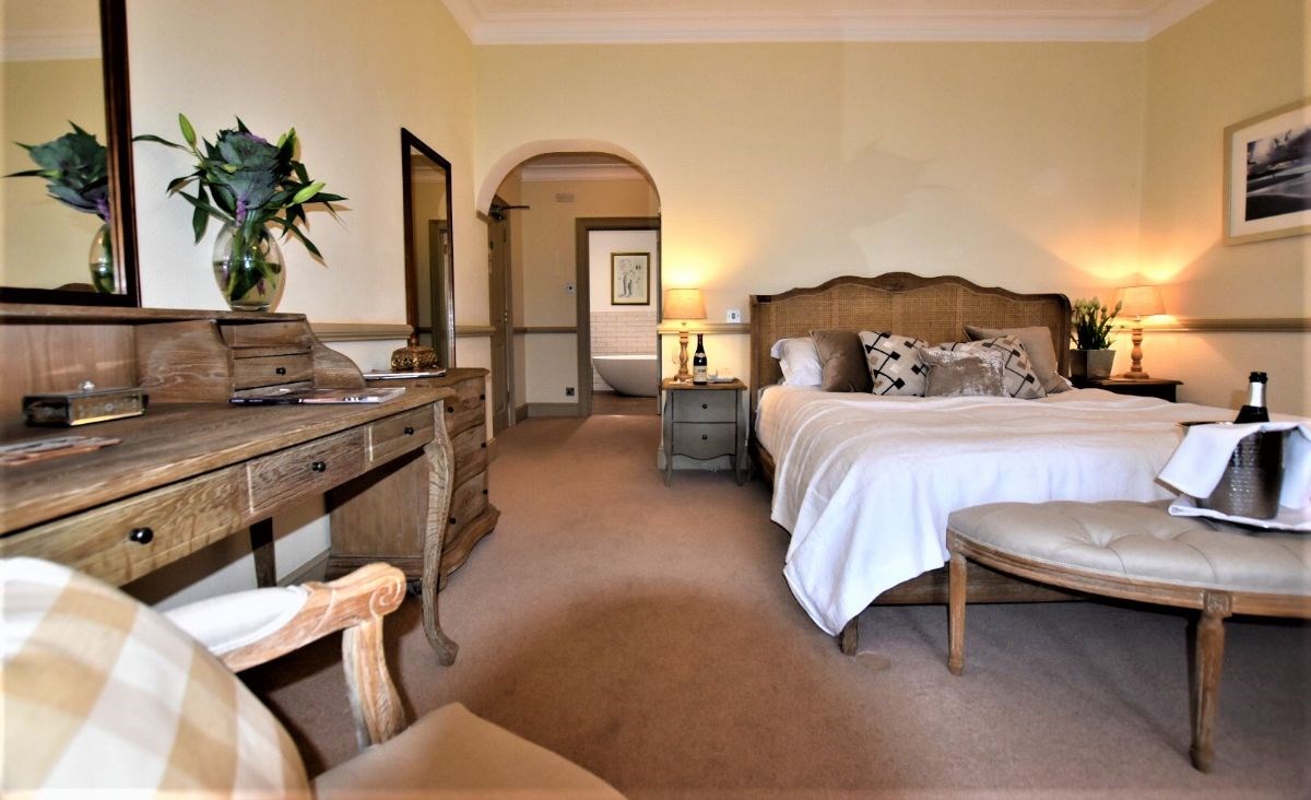 Combesgate Suite