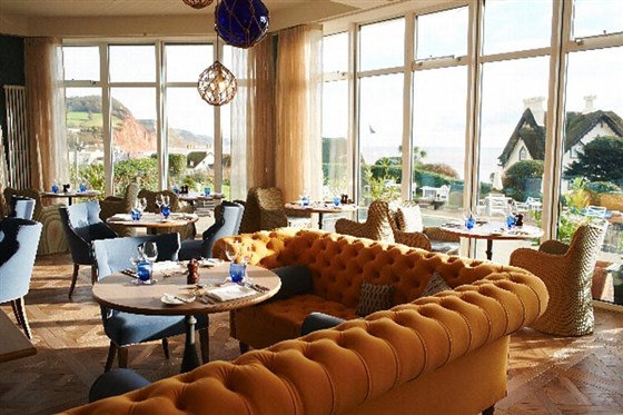 Upper Deck Bar & Restaurant
