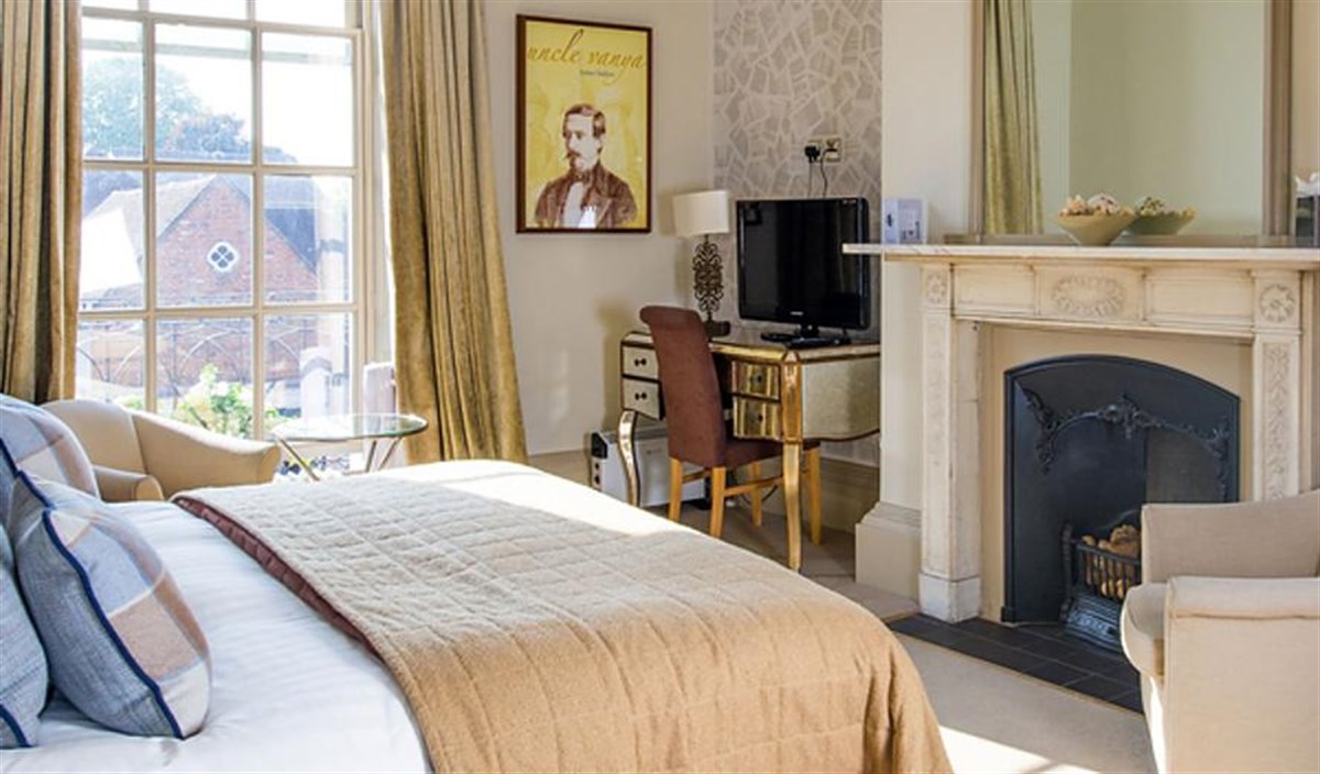 Deluxe Bedroom