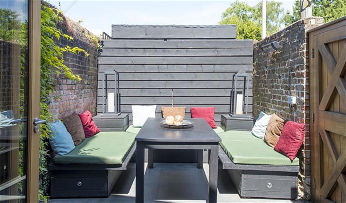 Private Cottage Outdoor Terrace