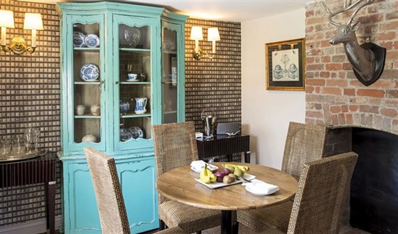 Private Cottage Dining Room