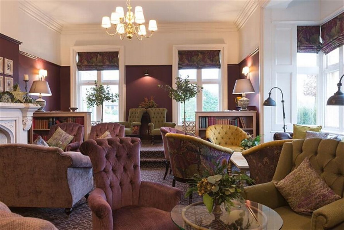 Lounge Bar