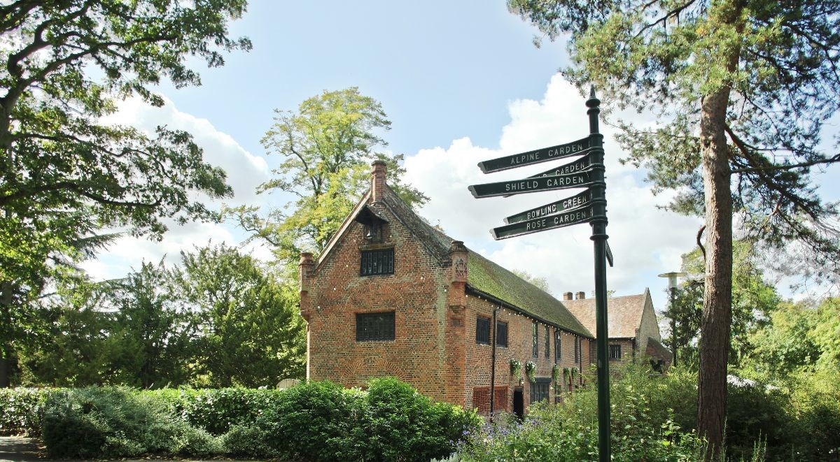 Tudor Barn 