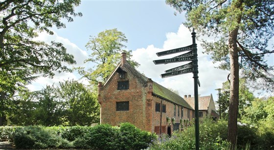 Tudor Barn 