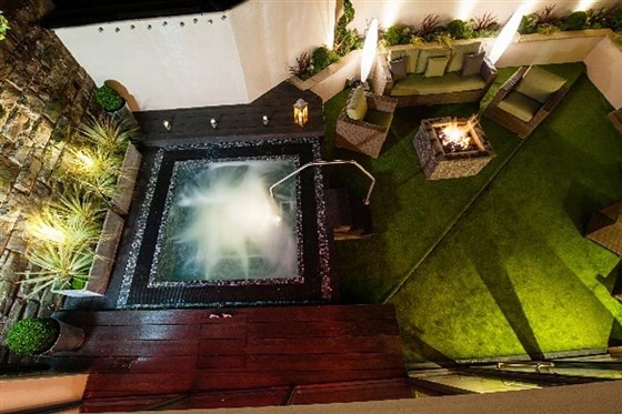 Outdoor hot tub