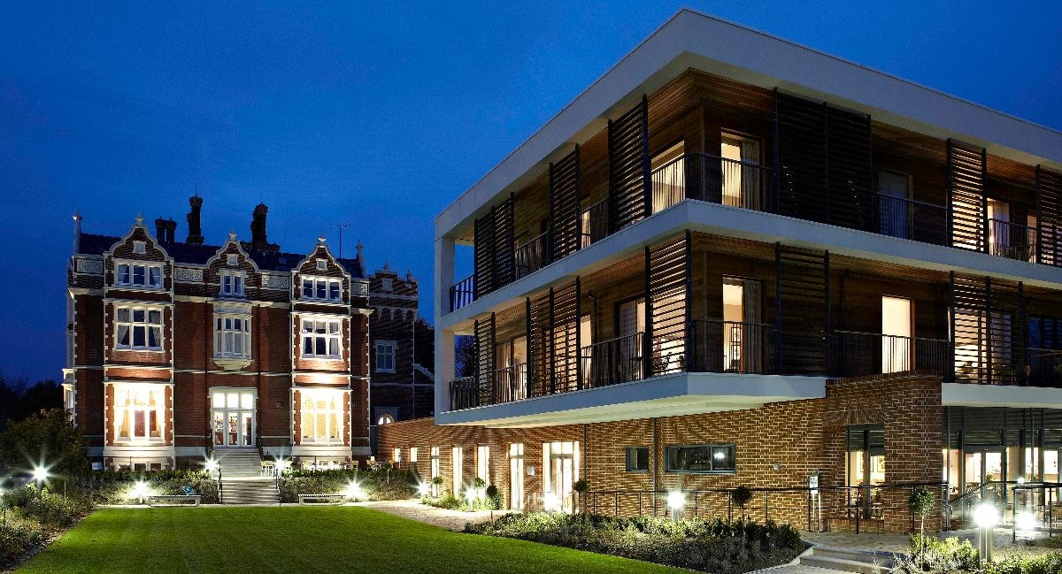 the brasserie is located in the modern Garden Wing