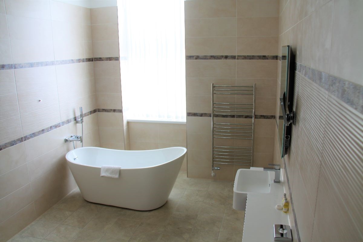 Signature Room Bathroom- Belgrave Sands Hotel & Spa 
