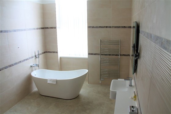 Signature Room Bathroom- Belgrave Sands Hotel & Spa 