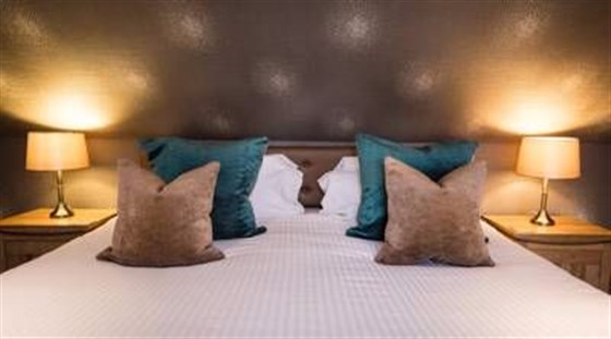 Large Double Room - Craigatin House
