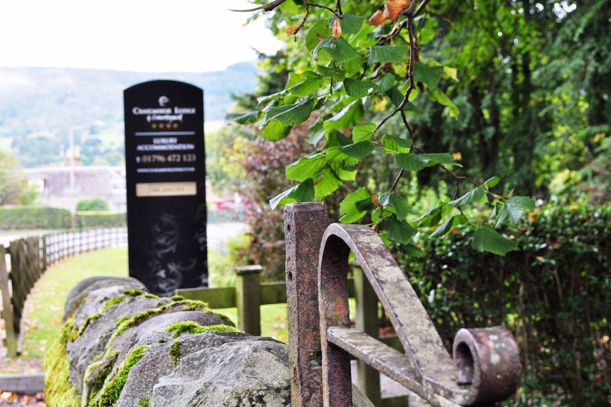 Craigmhor Lodge & Courtyard