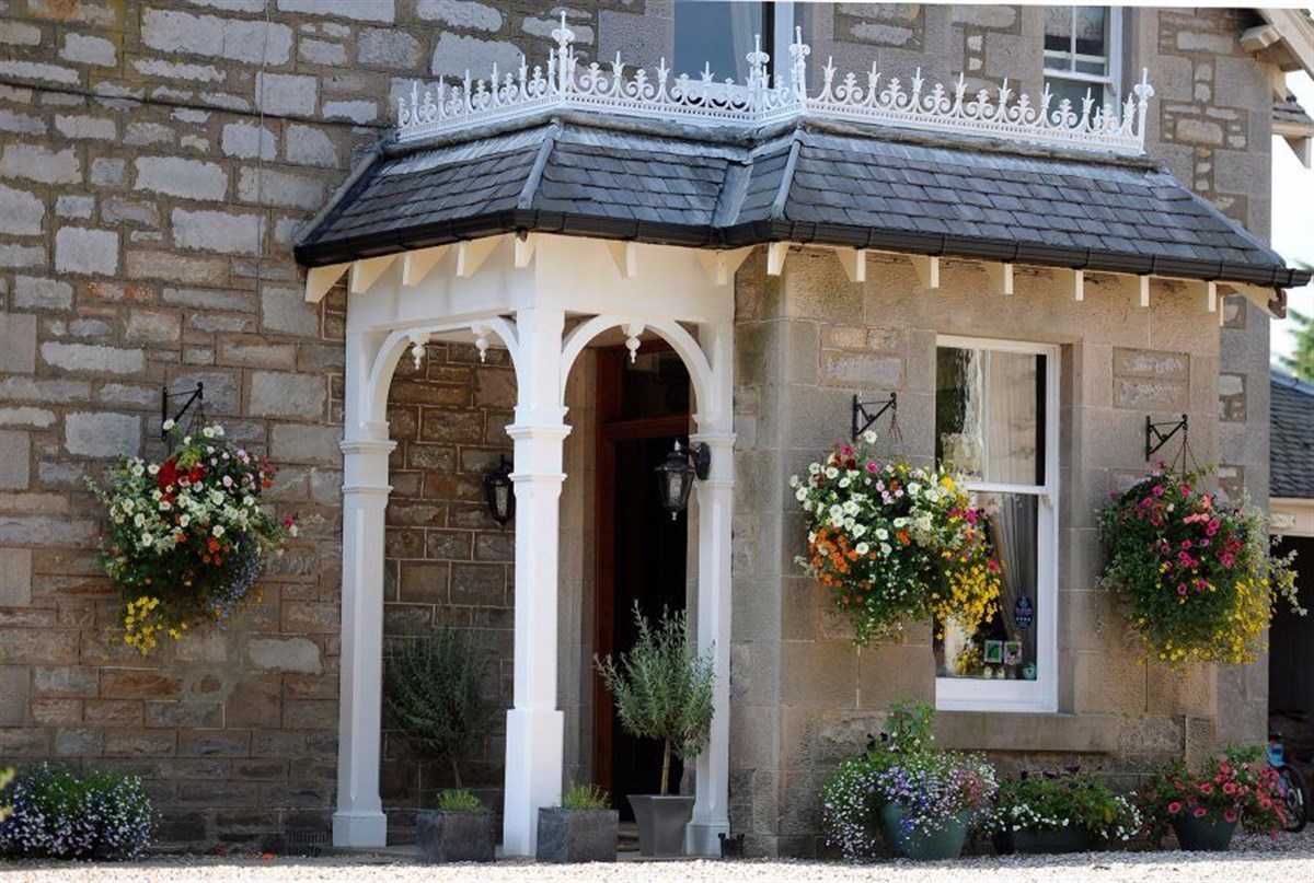 Craigmhor Lodge & Courtyard
