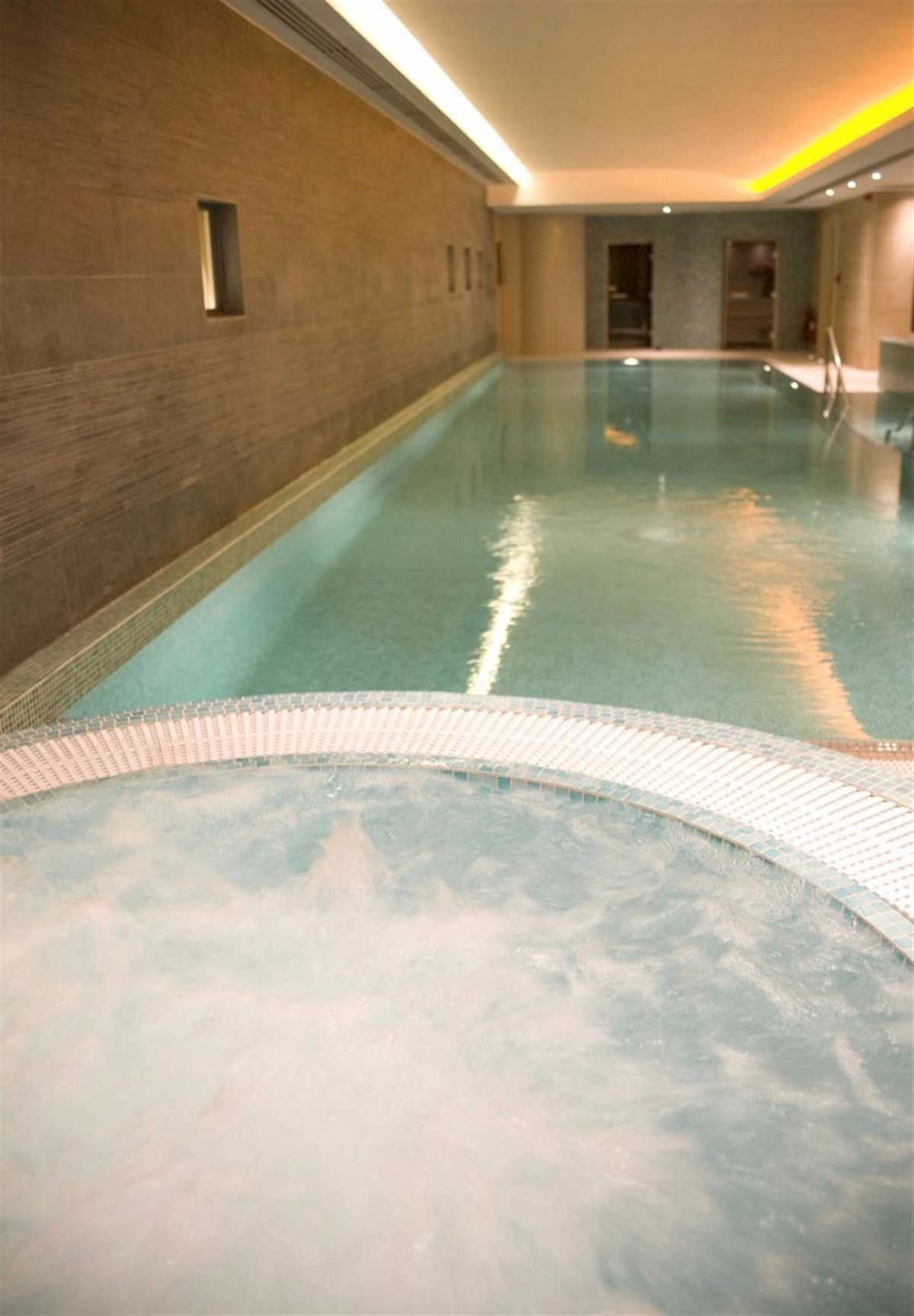 Jacuzzi at Richmond Painswick Wellness Spa