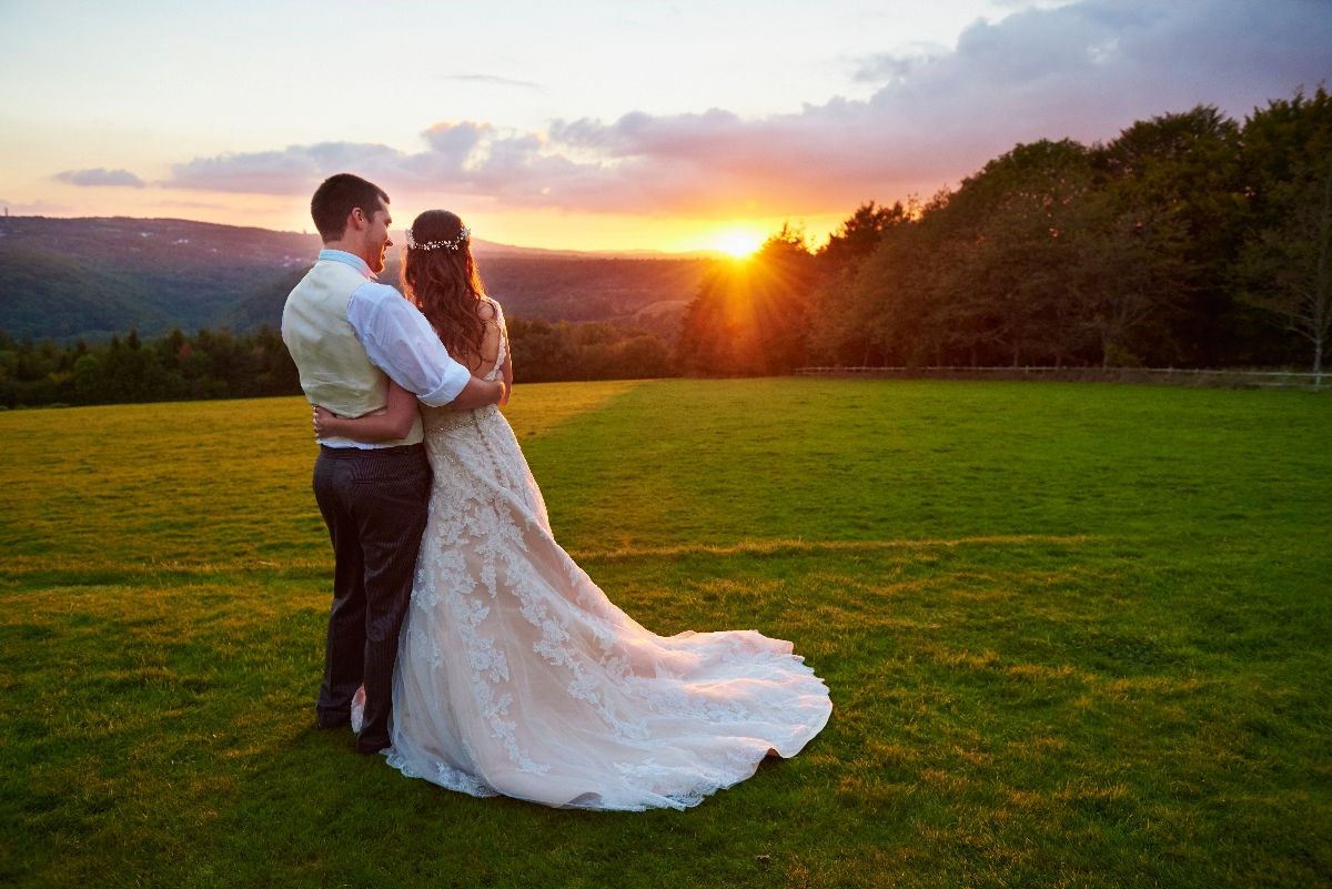 Sunset over the valley 