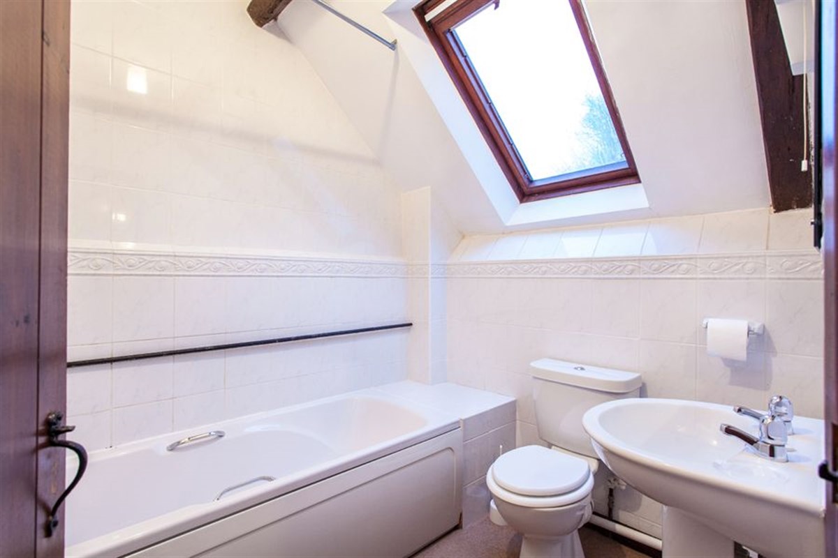The Cottage bathroom