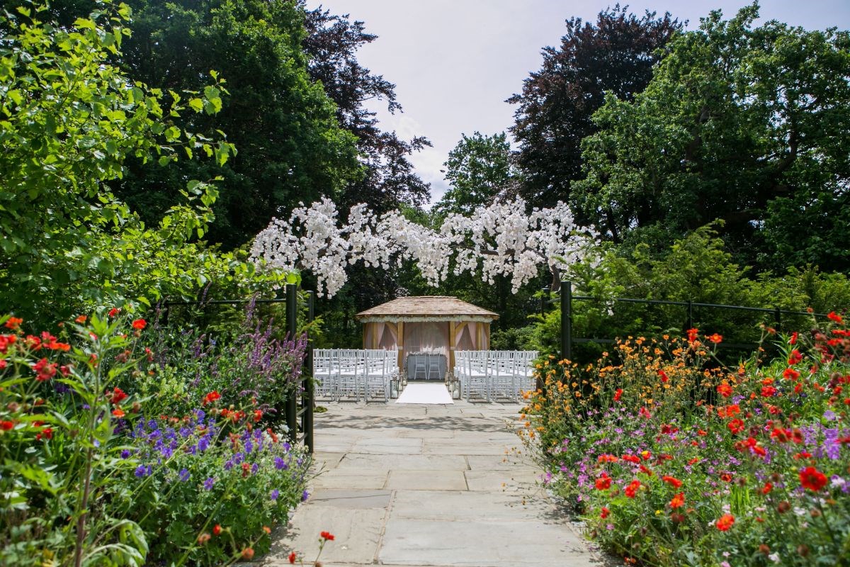 The Russell Suite Outdoor Ceremony