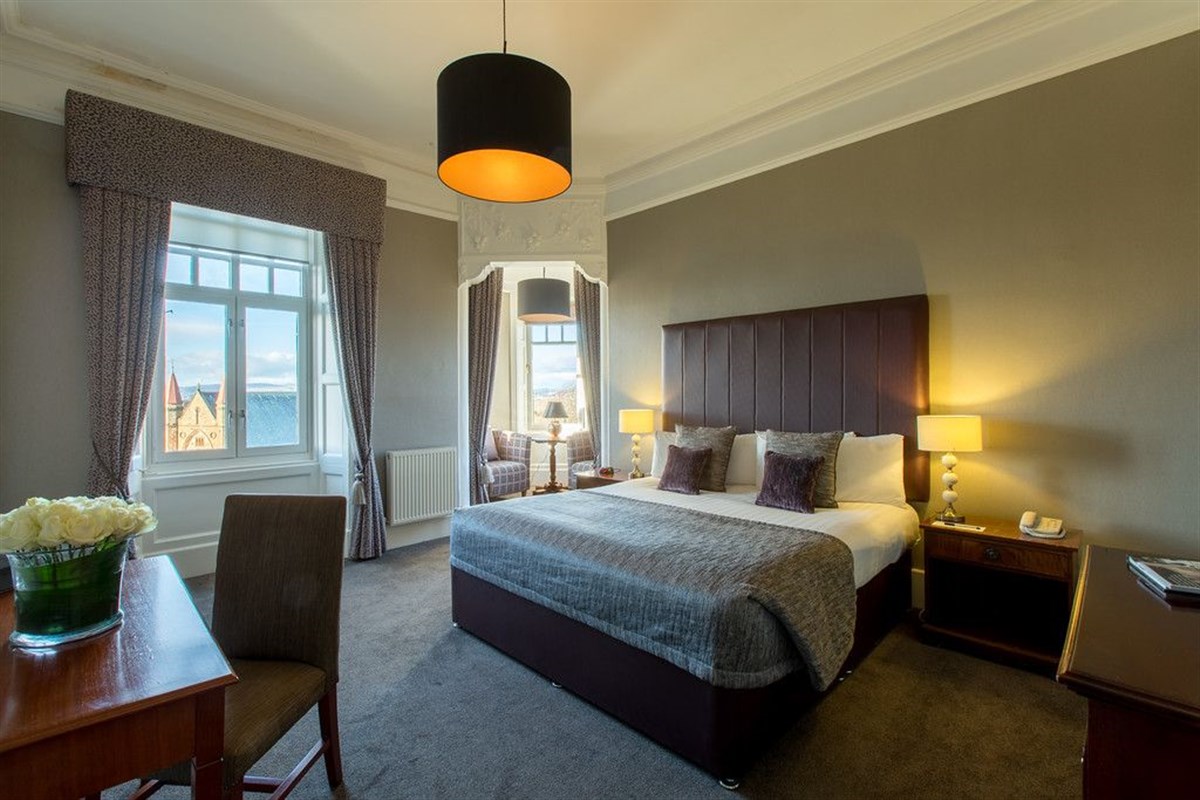 Sherbrooke Castle Hotel Jnr Suite