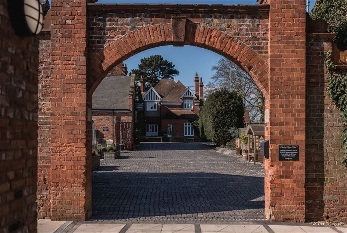 Healing Manor Hotel