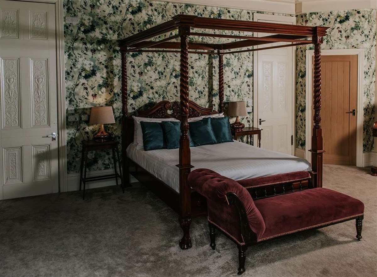 Healing Manor Hotel