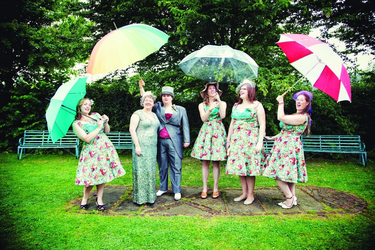Lots of gardens for wedding photographs (Photo by Fran Monks)