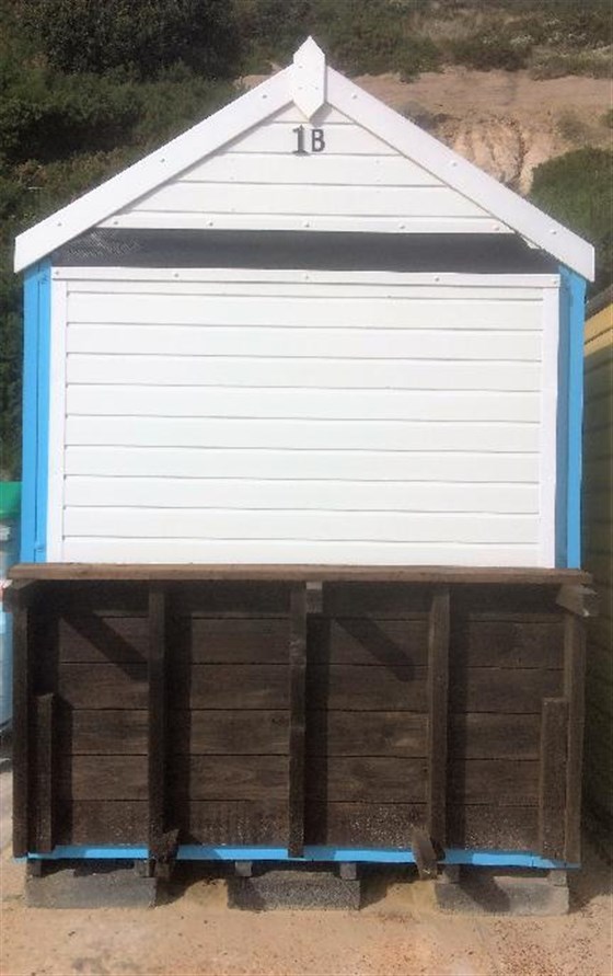 Hut front