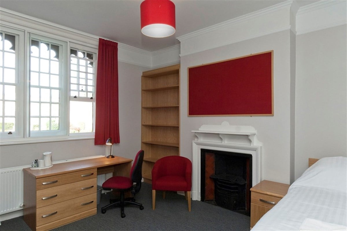 礼拜堂庭院单人套房