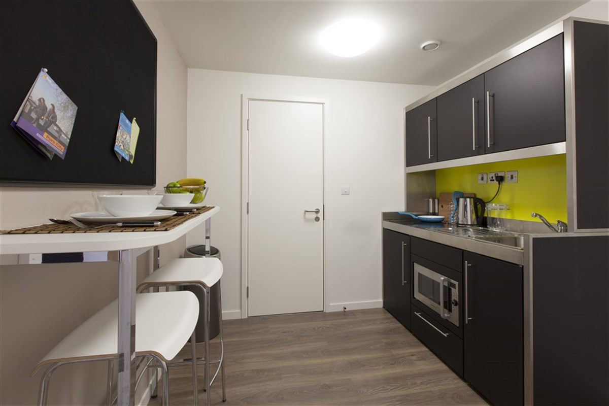 2 Bed Apt