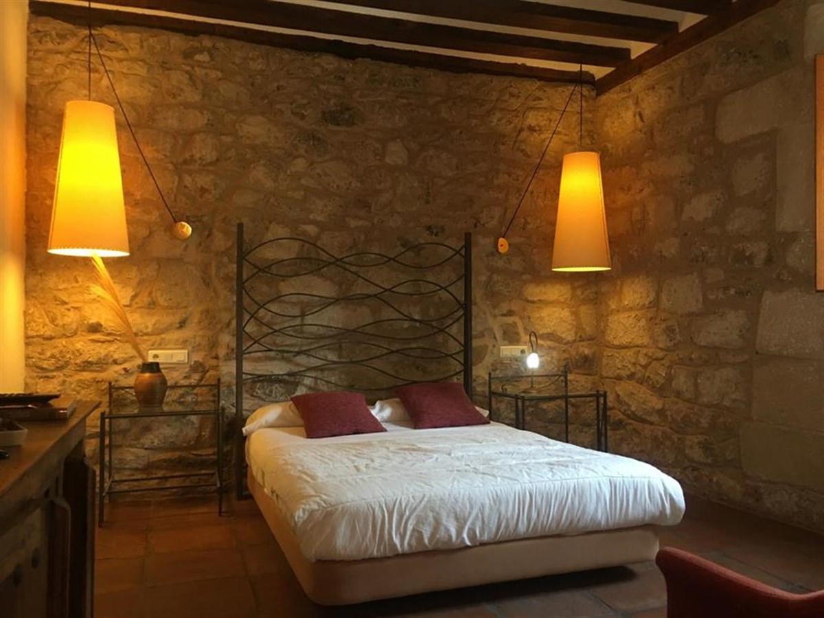 Cama matrimonial