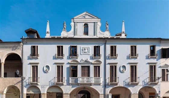 Façade