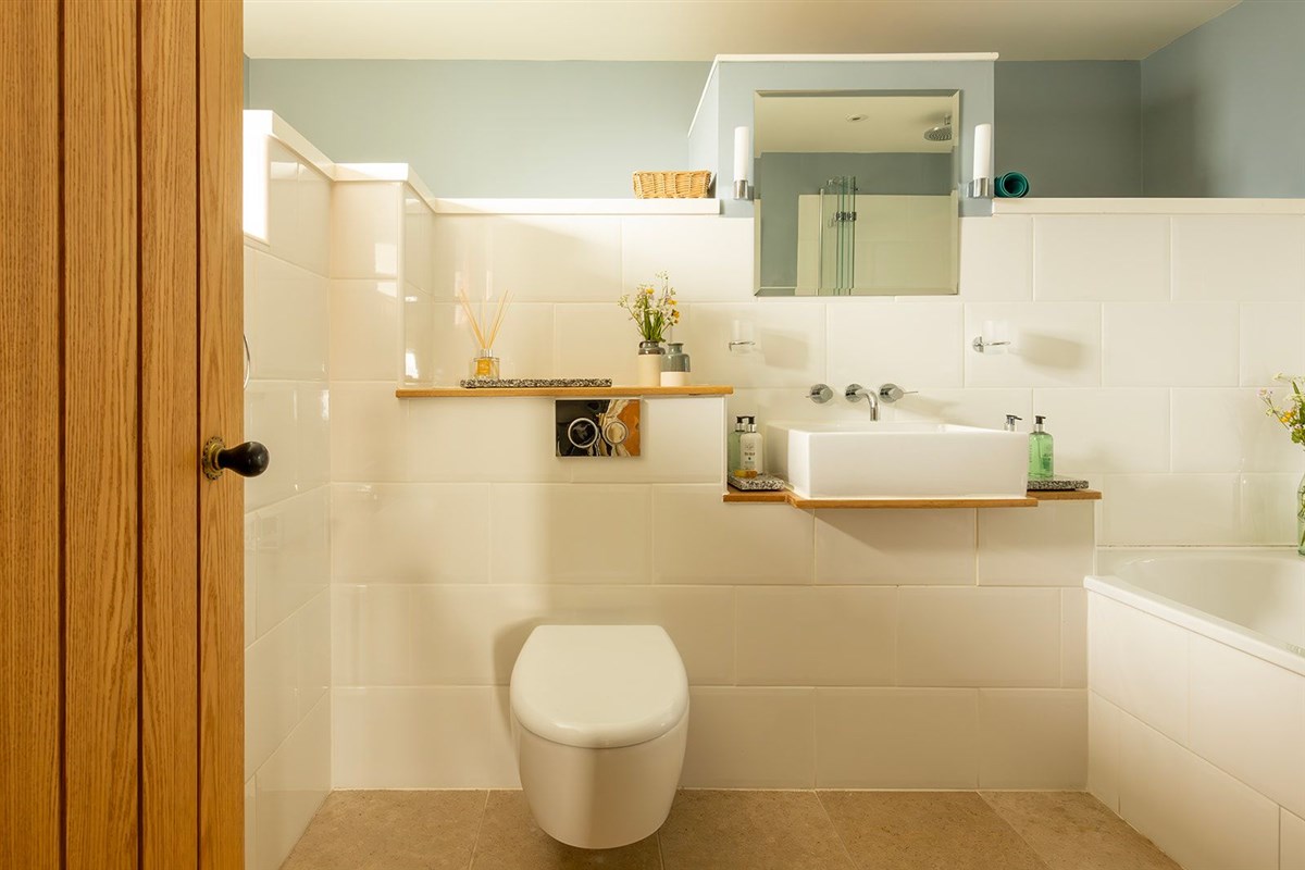 Blackhouse bathroom