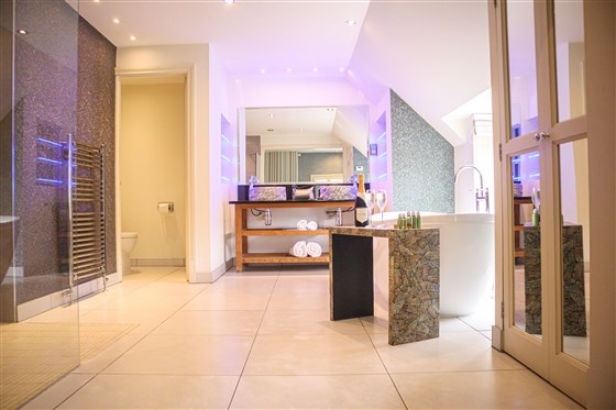 The Mulberry Suite Bathroom
