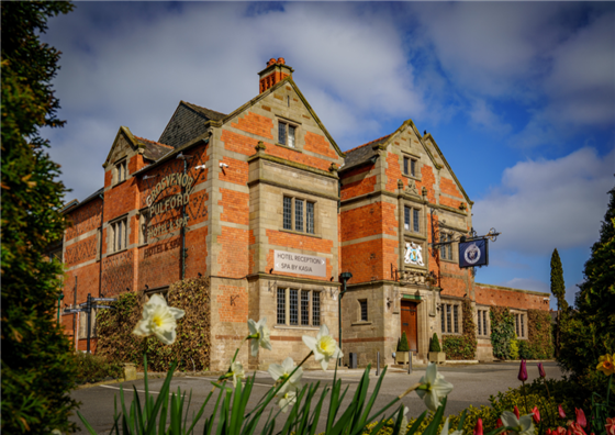 Grosvenor Pulford Hotel exterior