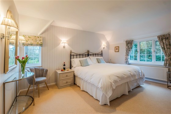 Poppy Room with super king bed and fabulous en-suite