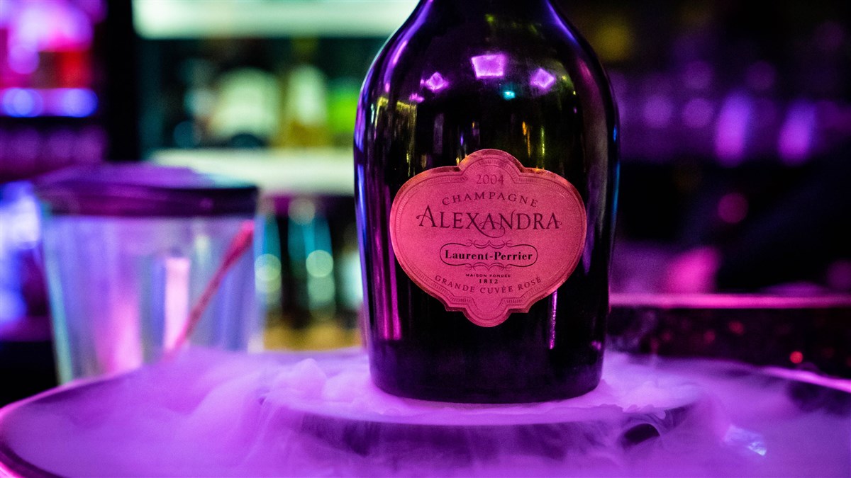 The Fizzy Tarté Has A Wide Range Of Champagnes