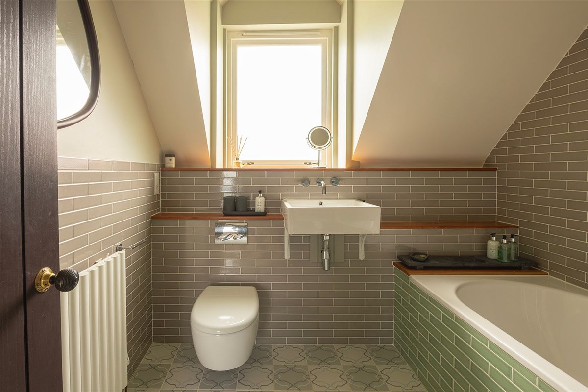 Croft House bathroom